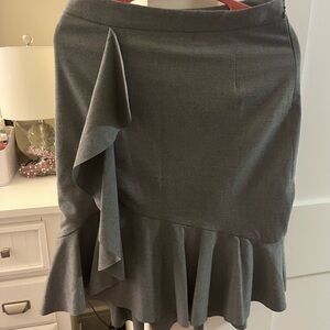 Banana Republic - Gray ruffled skirt